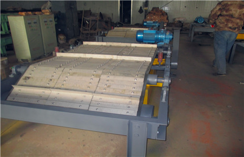 永磁帶式自卸除鐵器，溫州永磁帶式自卸式除鐵器廠家_技術(shù)參數(shù)_溫州永磁帶式自卸式除鐵器廠家磁塊安裝方式_如何換帶