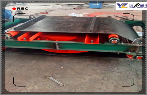 電磁自卸除鐵器，福建電磁自卸式除鐵器設(shè)備_福建電磁自卸式除鐵器設(shè)備廠家配件_型號(hào)及工作視頻 